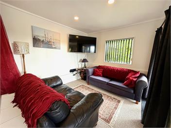 Cosy Raglan Studio — Walk to Beach & Village - Roberts St - Apartment (Downstairs) - Raglan