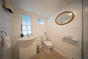 Dragon Fly Cottage (Bachcare) - Te Anau