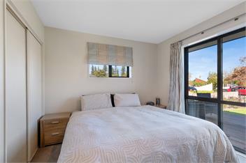 Central townhouse retreat - 