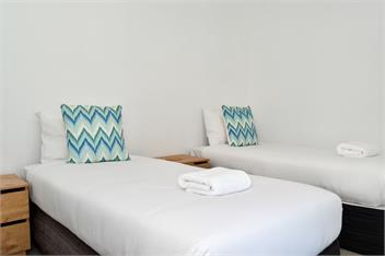 The Seaway Vista - walk to waterfront & eateries - 