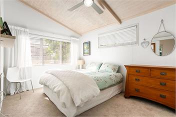 Slice of Paradise (Bachcare) - 