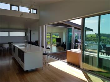 Langs Beach Stunning Ocean Views - Langs Beach