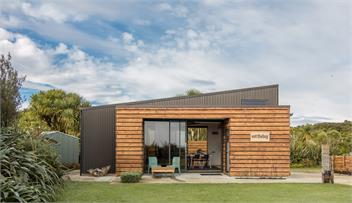 Out the Bay | Guest House at the beach - Westport