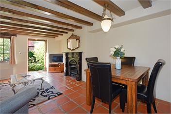 Compass Cottage - Monaco Resort Apartment - Monaco