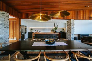 Three Peaks House | Sleeps 10 | Lake Views | Outdoor Fire - Wanaka