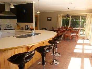 Summer Retreat (Bachcare) - Blenheim