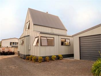 Beach Central (Bachcare) - Whangamata