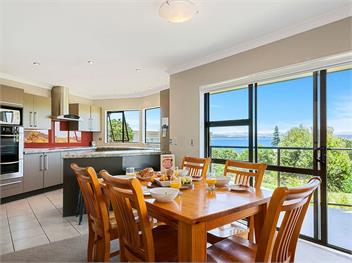Acacia Bay Getaway (Bachcare) - Acacia Bay
