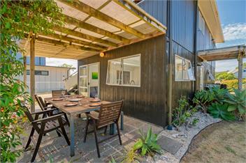 The Black Shack (Bachcare) - Cooks Beach