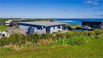 Coastal Daze (Bachcare) - New Plymouth