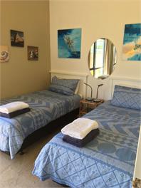 "Three Fishes" Boutique Holiday Home - Coopers Beach