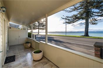 Ahuriri Beachfront Villa - Napier