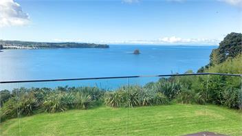 Whale Cove - clifftop holiday home - Whangaparaoa