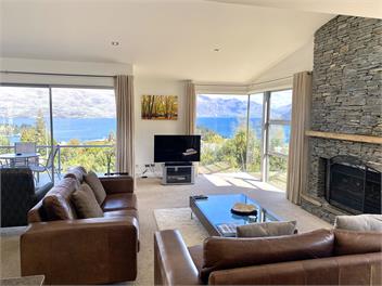 Prestigious Poole Lane - Queenstown Hill