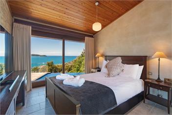 Tokongawa Retreat - Views, Pools, Serenity! - Tasman