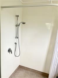LARGE BACH 500 METRES FROM BEACH - Whangamata