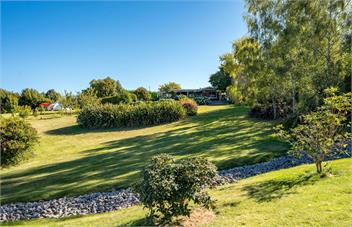 Mountviews Lodge - Swimming Pool, Spa Pool, Glamping tent, Playground - Taupo