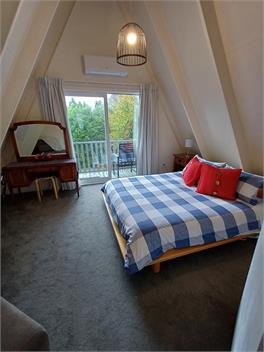 A-Frame. Ideal for families and large groups. - Greytown