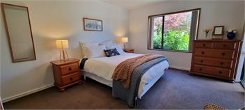 Sandhill Gardens Retreat - Woodend