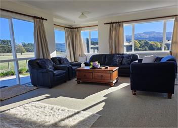 Moeraki Station - Holiday House - Martinborough