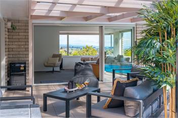 Tuis and Pools (Bachcare) - Taupo