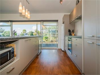 Unwind on The Fairway (Bachcare) - Whitianga