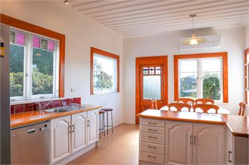 Napier Hilltop Stays - Views, Pool & Pet-Friendly! - Napier