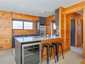 Seabreeze Surf House (Bachcare) - Whitianga