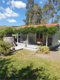 Cape South - Little house of Bloom - RD12 Havelock North