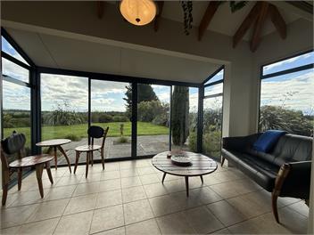 Killeigh House - Where Town Meets Country - Martinborough