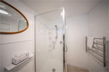Dragon Fly Cottage (Bachcare) - Te Anau