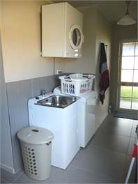 Orewa Beach House....seconds to beach - Orewa