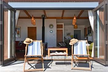 Absolute Beach Front at Patons Rock - Takaka