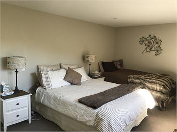 "Slice of Paradise"- Modern Colonial Styled holiday home - Akaroa