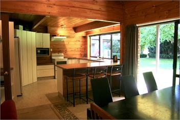 Walnut Grove Lodge sleeps 26 - Christchurch