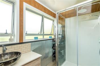 4-6 Bdr ONEPU MOANA Holiday Home - with Views + SpaPool - The Hokianga