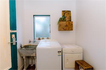 Rustic villa with pool. Fenced house dogs welcome - Mt Maunganui