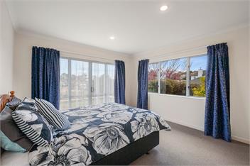 Adventure Sika - Relax on the deck with views - Taupo
