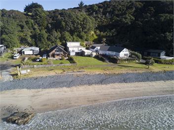 Taupo Bay, Absolute Beachfront!, Far North NZ,  5 Bedrooms and 2 Bathroom .  - Northland