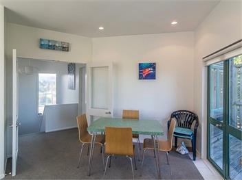 Beachfront Getaway (Bachcare) - Waikanae Beach