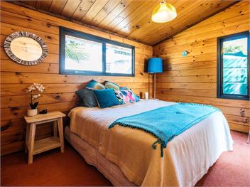 Peaceful Picnic Bay (Bachcare) - Surfdale