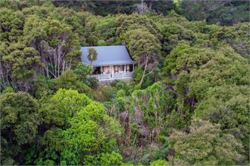 Overton Cottage (Bachcare) - Akaroa