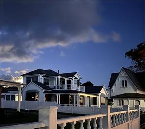 Paradise on The Strand. Waterfront Holiday Home - Bay of Islands