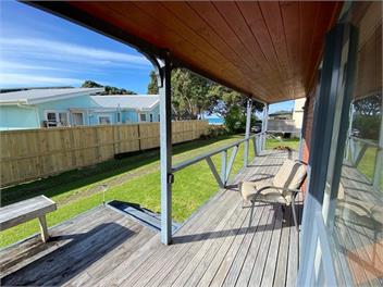 A STAY IN PARADISE ON PIPI ROAD - WHANGAMATA