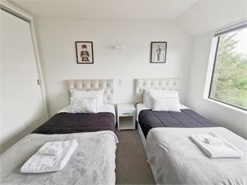 Lakeview Queenstown Holiday Home - Queenstown