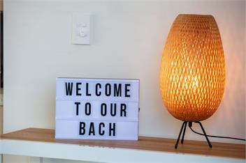 Modern Family Bach (Bachcare) - Waihi