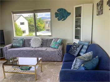  A CHARMING HOLIDAY ON CHEVRON-121 CHEVRON CRESCENT WHANGAMATA - Whangamata