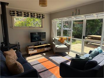 The Beach House - Parapara beach bach - Golden Bay