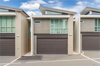 Riverside Oasis - Taupo - walk to town + heated pool* - Taupo