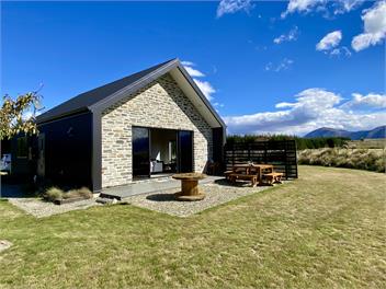 The Schist Cabin - Twizel